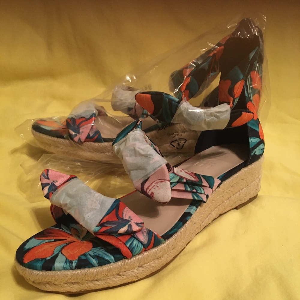 Shoes/Sandals/Wedges